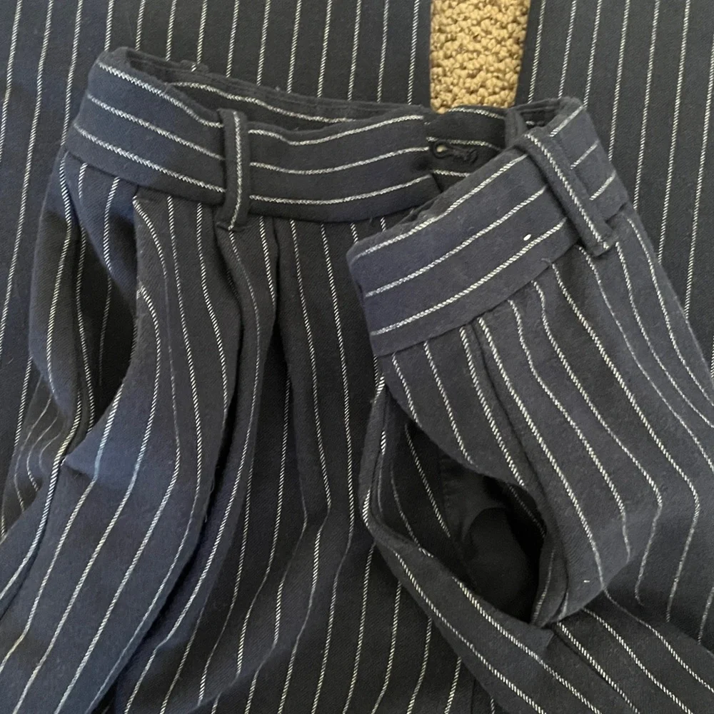 Abercrombie high rise pants - Picture 6 of 6